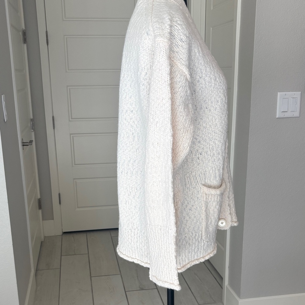 J. Crew Relaxed Cardigan Sweater in Textured Yarn Antique Ivory Button-Up SZ  XS - Picture 8 of 15